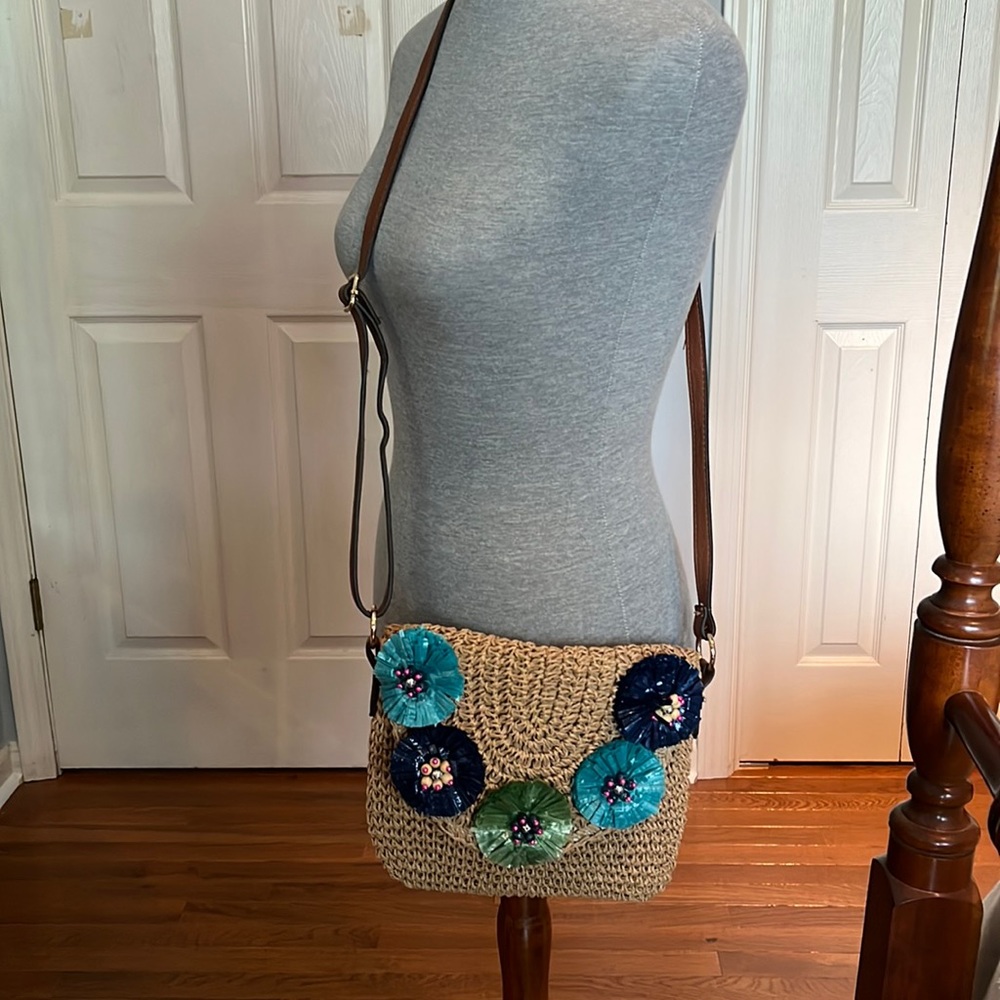 EUC Jessica Simpson JS53602 woven crossbody purse